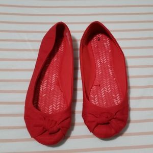 Time & Tru Red flats with knot top